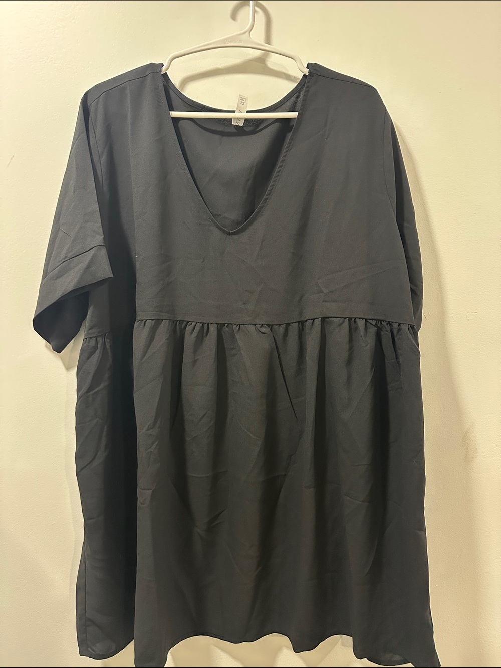 Women's Black V-Neck Short Sleeve Babydoll Top